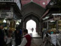 Side entrance to Fatehpuri Masjid