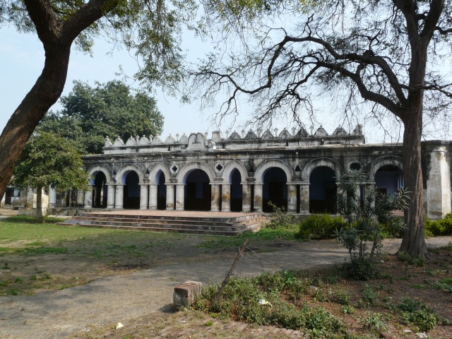 colonial agra 04 01